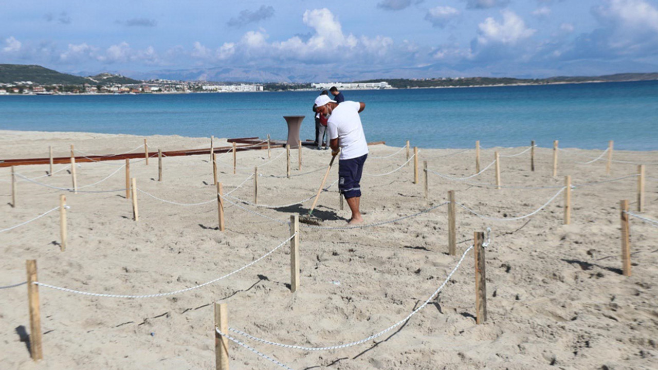 Çeşme Ilıca Plajı’na �sosyal mesafe halatları� çekildi F5Haber