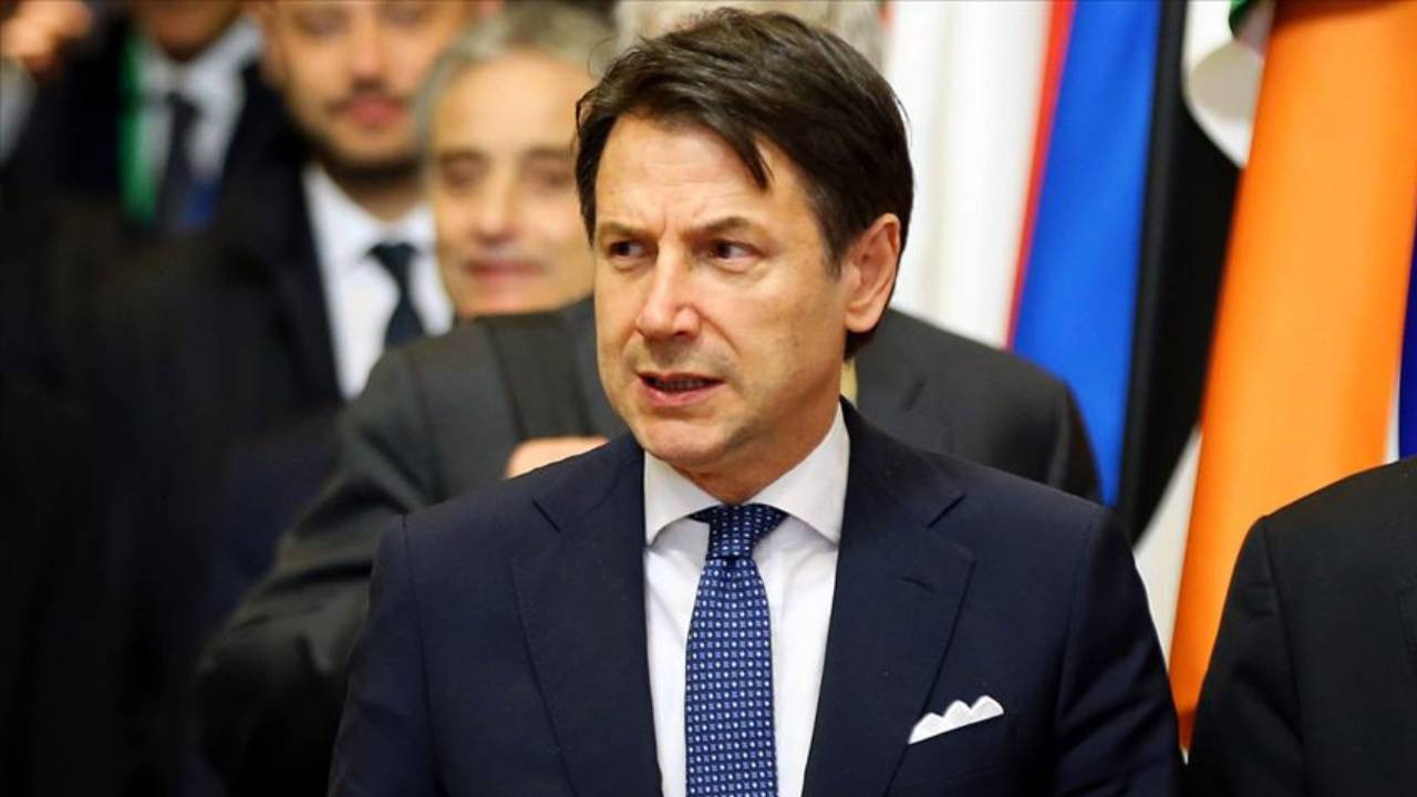İtalya Başbakanı Conte istifa etti F5Haber
