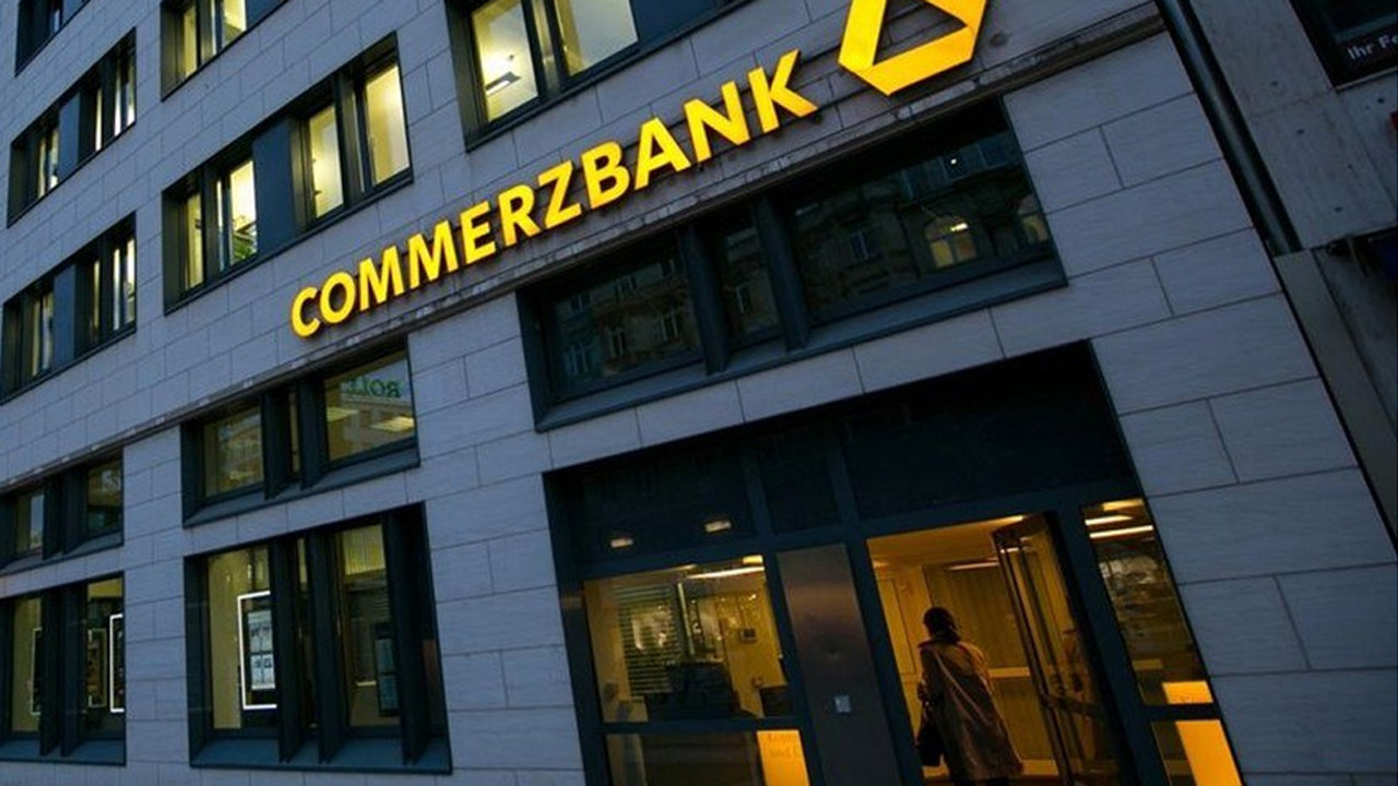 Банк x новый. Специализированные банки Германии. Желтая линия Коммерцбанк. Коммерцбанк Евразия. Коммерцбанк Кишинев.