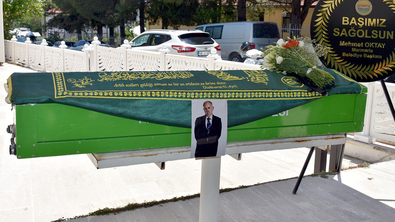 Oyuncu Ali Demirel son yolculuğuna uğurlandı F5Haber