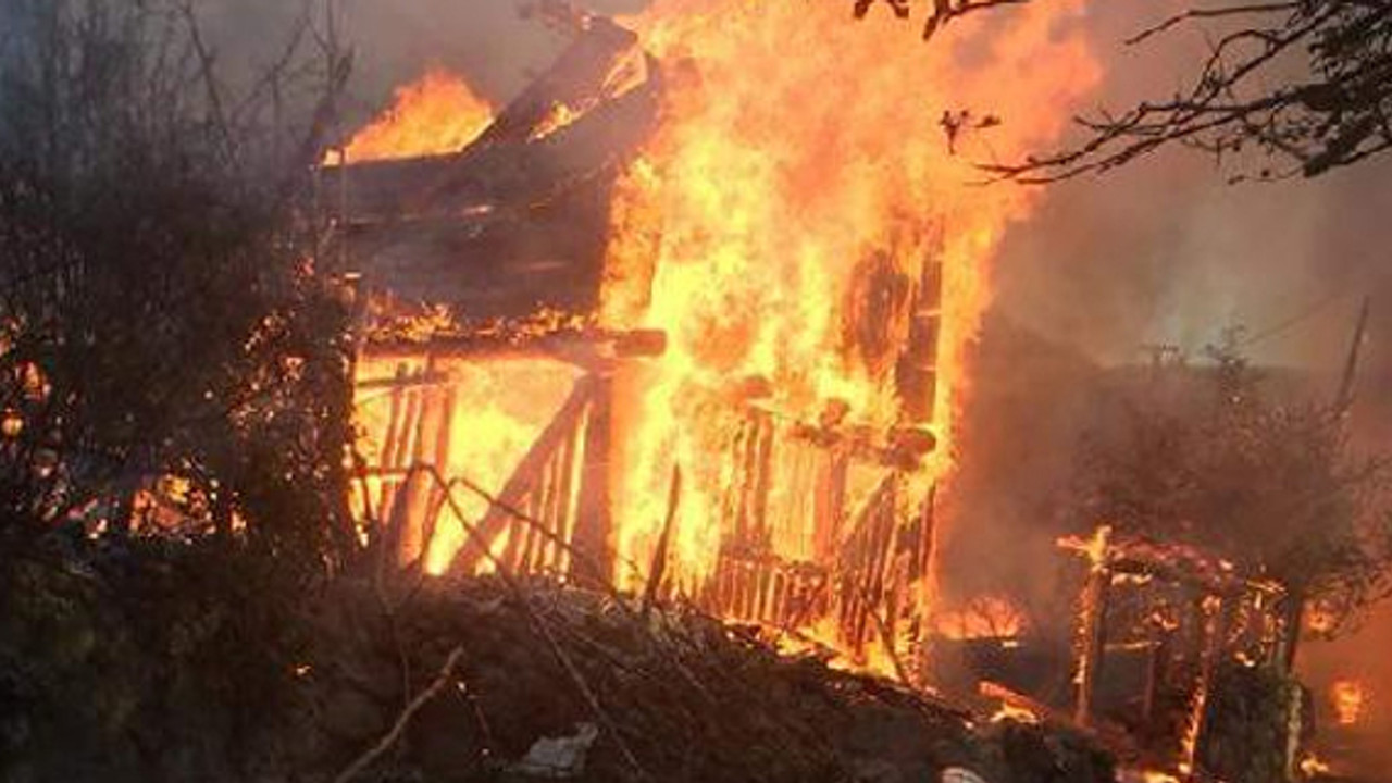 Kastamonu�da çıkan yangında 8 ev kül oldu F5Haber