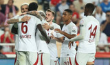 Galatasaray deplasmandan 3 puanla dönüyor: Antalyaspor’u 2-0 yendi