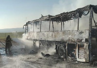 Seyir sırasında alev alan yolcu otobüsü yandı