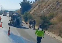 İzmir'de 3 TIR'ın karıştığı kazada 1 ölü, 1 yaralı