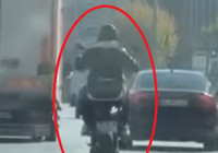 Trafikte motosikletle tehlikeli hareketler