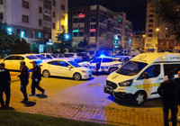 Borç-alacak kavgasında birbirlerini bıçakladılar