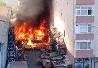 Ataşehir'de iş yerinin deposunda çıkan yangın söndürüldü