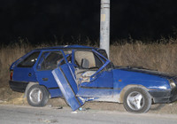 Direğe çarpan otomobildeki 4 kişi yaralandı