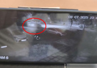 Otomobiliyle park halindeki araca çarptıktan sonra kaçtı