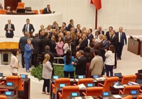 Zeydan Karalar'ın tutuklanması tansiyonu yükseltti! CHP'den Meclis'te kürsü işgali