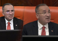 Meclis’te dikkat çeken anlar:  Bekir Bozdağ TBMM'de kahkaha atan vekili kovdu