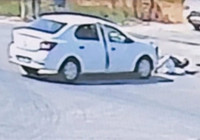 Bursa’da motosiklet ile otomobilin çarpıştığı kaza kamerada