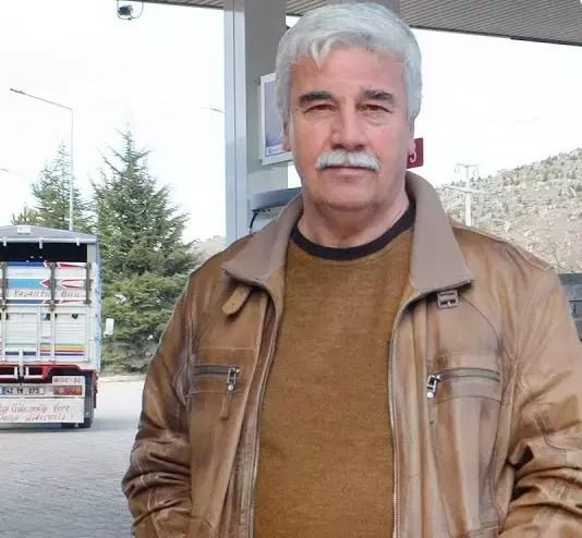 Siyaset arenasında görülmemiş olay: CHP'li belediye başkanı yerini MHP'li isme bıraktı - Resim : 1