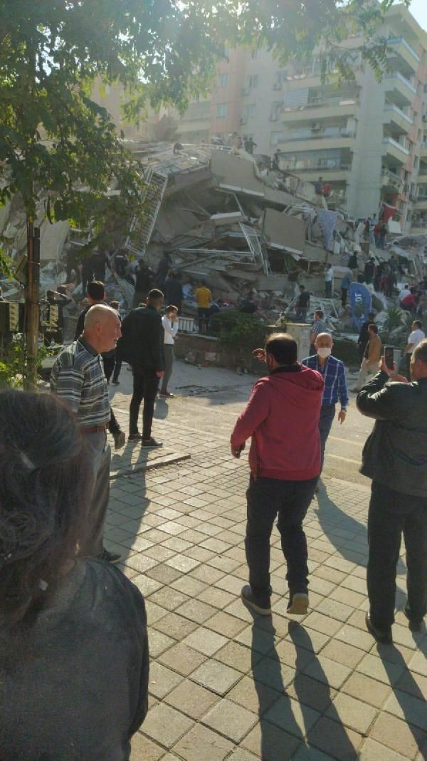 İzmir'de 6.6 büyüklüğünde deprem! Can kaybı 17'ye yükseldi! - Resim : 13