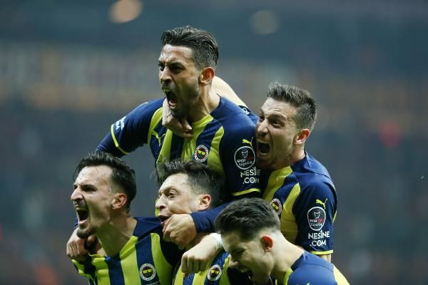 Fenerbahçe Galatasaray'ı 2-1 mağlup etti! - Resim : 2