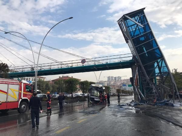 Ankara'da belediye otobüsü üst geçit asansörüne çarptı - Resim : 1