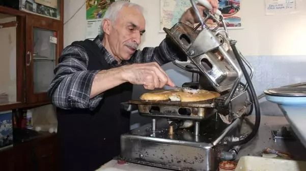 Herkes aynı soruyu soruyor: 10 TL'ye tost satan esnaf nasıl kar ettiğini anlattı - Resim : 1