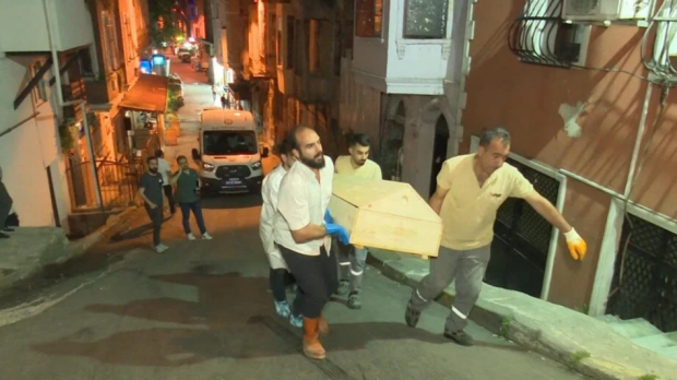 Beyoğlu'nda kadın cinayeti: Domuz bağı ile öldürüldü! - Resim : 1