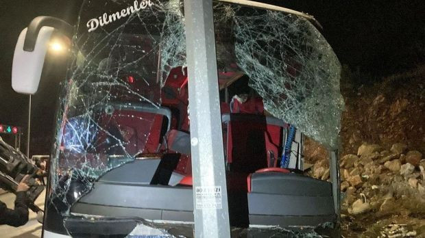 Mersin'de feci kaza: Yolcu otobüsü devrildi, çok sayıda ölü ve yaralı var - Resim : 2