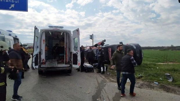 Tekirdağ'da tır ile minibüs çarpıştı: 5 ölü, 10 yaralı - Resim : 2