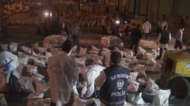 Kolombiya'dan gelen gemide 228 kilo kokain ele geçirildi! - Resim : 1