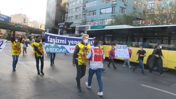 Taksim'e yürümek isteyen gruplar gözaltına alındı - Resim : 1