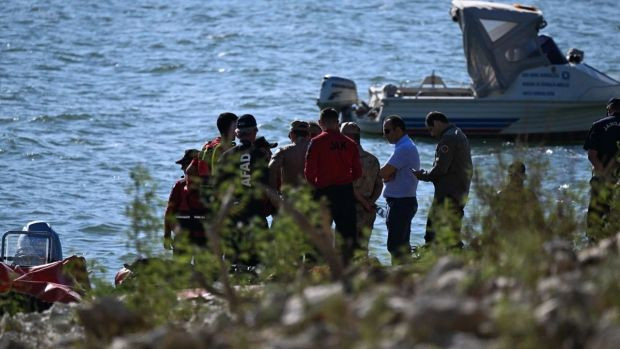 İzmir'de helikopter kazasında 3 mürettebatın cansız bedenine ulaşıldı - Resim : 2