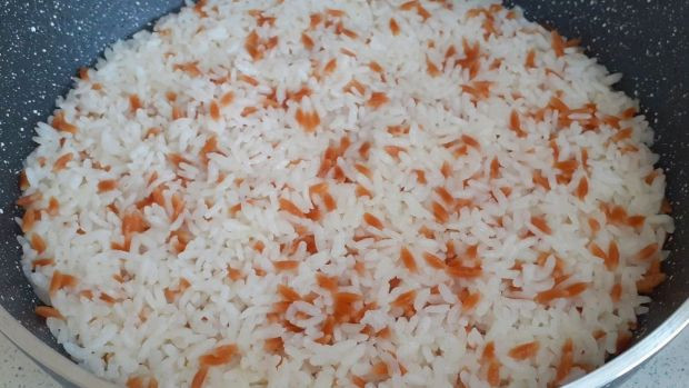 Bolulu 32 yıllık aşçıya göre pirinç pilavına lezzet katan tüyo! Tel tel dökülüyor ve daha parlak yapıyor - Resim : 2