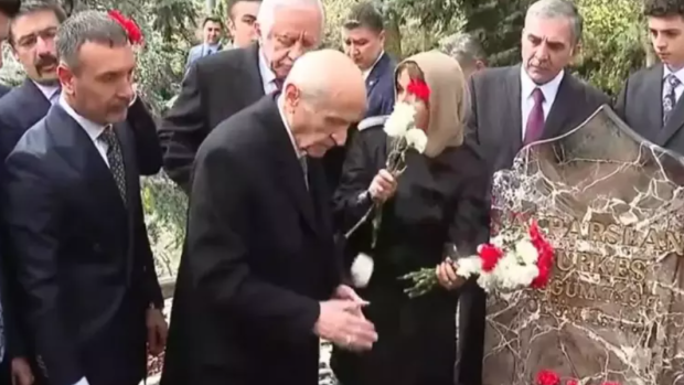 Mesaisine başladı! Devlet Bahçeli'den Türkeş'in mezarına ziyaret - Resim : 1