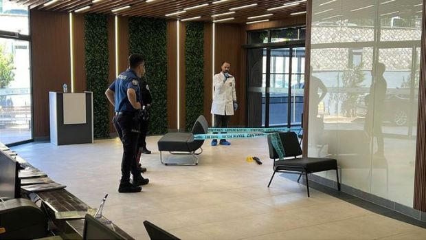 Hastane kan gölüne döndü! Eski koca Eser'i katletti! - Resim : 2
