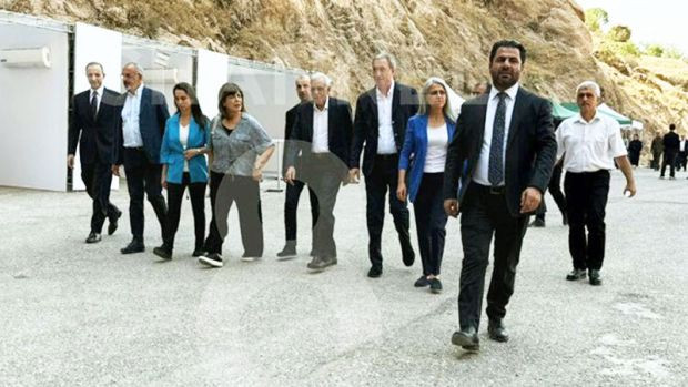 PKK'nın silah bırakma töreni için Ahmet Türk'ün 8 yıllık yasağı kaldırıldı - Resim : 1