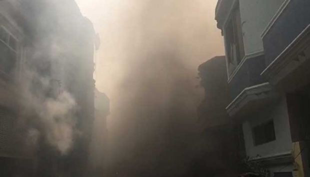 Pakistan'da yolcu uçağı evlerin üstüne çakıldı! - Resim : 2