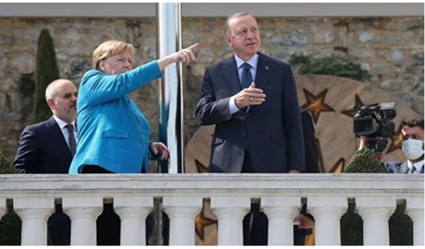 Türkiye'ye veda ziyareti: Erdoğan ile Merkel'in görüşmesi başladı - Resim : 1