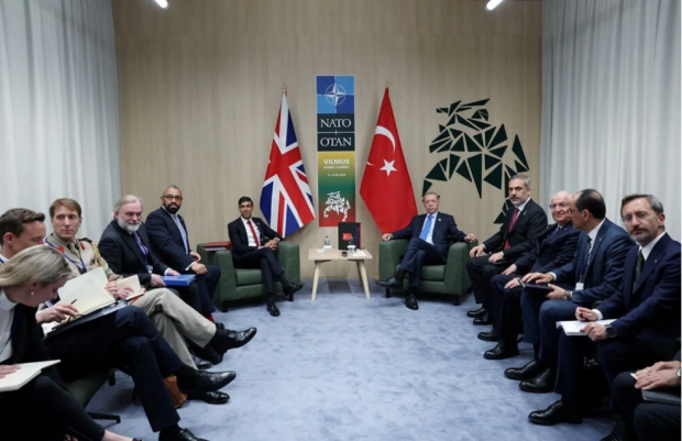 NATO zirvesi başladı! Cumhurbaşkanı Erdoğan'dan peş peşe kritik görüşmeler - Resim : 3