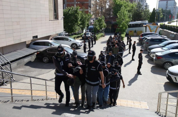 Şüphelilerin "RTB" oyunu deşifre edildi! Maydonoz Döner'e bir operasyon daha - Resim : 1
