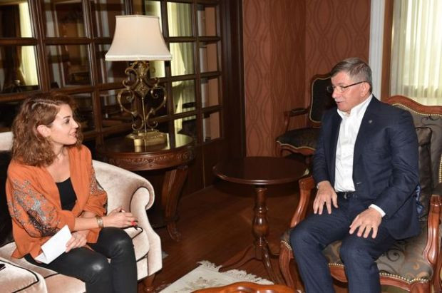 Ahmet Davutoğlu Van’da kaza geçirdi! - Resim : 1