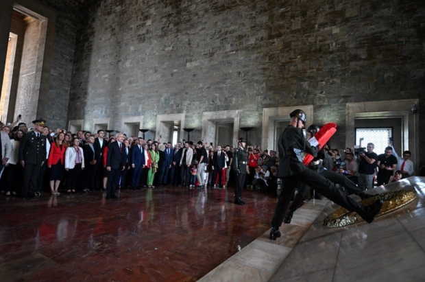 CHP 100 yaşında: Kılıçdaroğlu, Anıtkabir'i ziyaret etti - Resim : 1