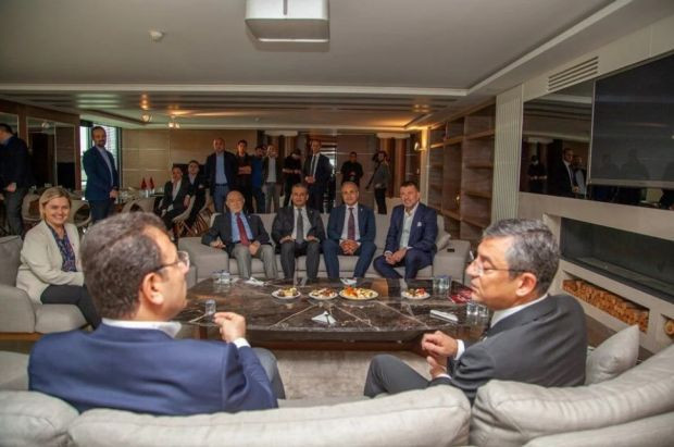 İmamoğlu'ndan CHP Genel Başkanı seçilen Özgür Özel'e ziyaret - Resim : 1