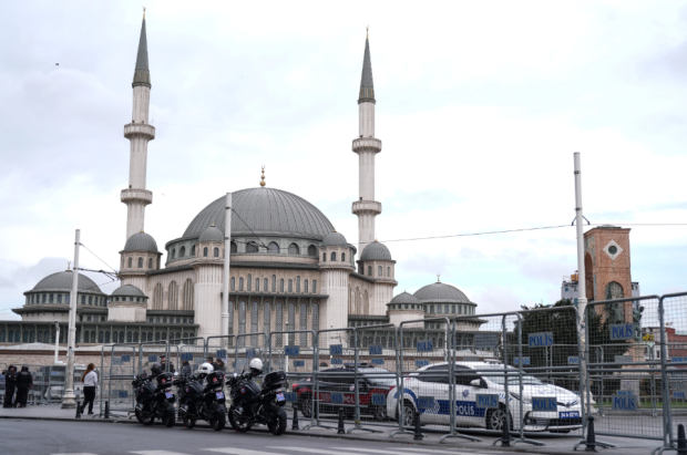 İstanbul'da 1 Mayıs: 384 kişi gözaltına alındı! - Resim : 11