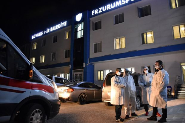 Erzurumspor'da 11 kişinin koronavirüs testi pozitif çıktı - Resim : 1