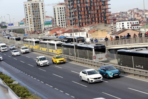 İstanbul trafiğine kademeli mesai etkisi - Resim : 1