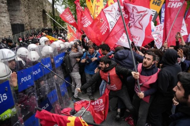 İstanbul'da 1 Mayıs gösterileri: Çıkan olaylarda 226 kişi gözaltına alındı - Resim : 6