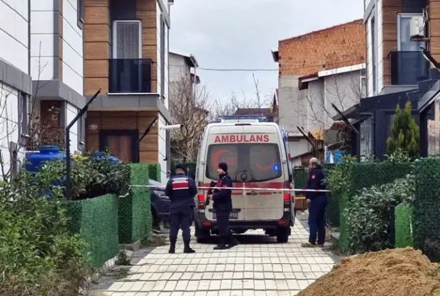 Lüks villada dehşet: Eşini ve kızını katledip intihar etti! - Resim : 1