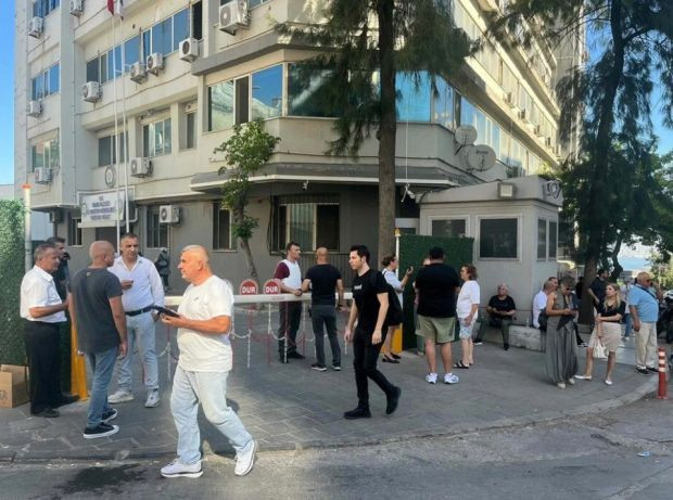 İzmir Büyükşehir Belediyesi'ne operasyon: Tunç Soyer gözaltında! Dosyada beş ayrı suçlama var - Resim : 1
