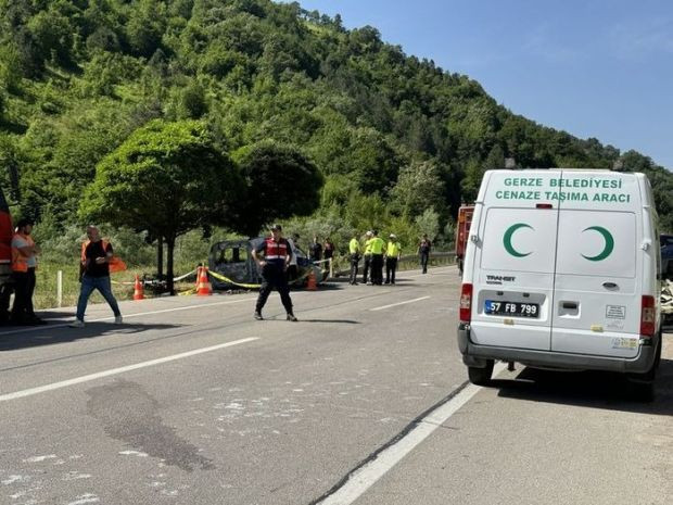 Sinop'ta feci kaza! İlk belirlemeye göre 4 ölü! - Resim : 2