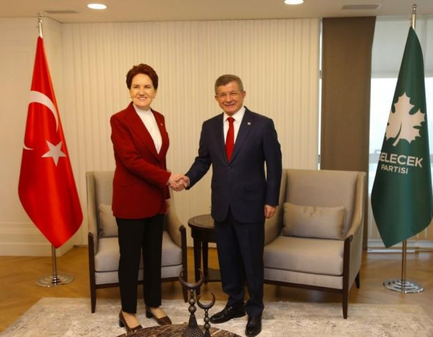 İYİ Parti lideri Meral Akşener'den liderler turu: Davutoğlu'nu parti genel merkezinde ziyaret etti - Resim : 1