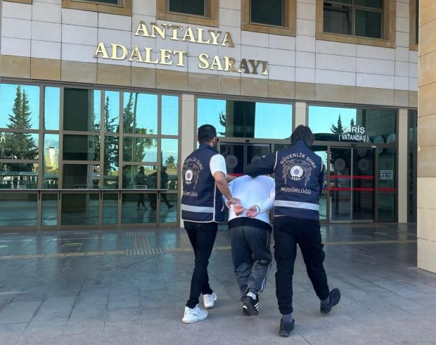 Türk ordusuna sosyal medyada hakaret etmişti: Kıskıvrak yakalandı! - Resim : 1