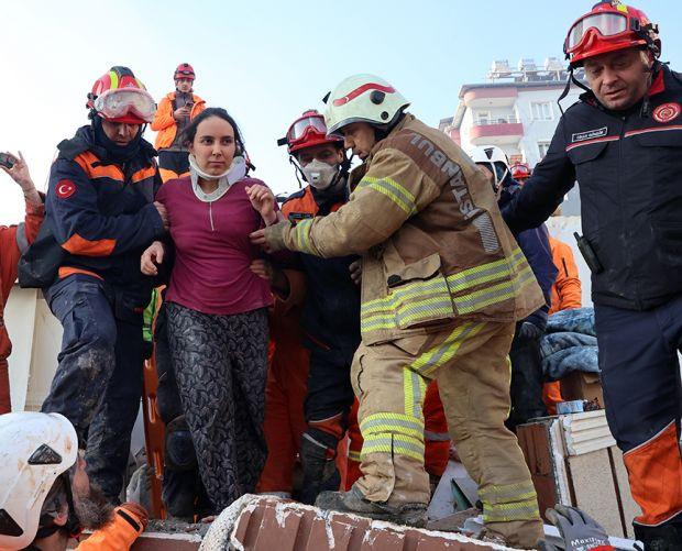 6 aylık bebek 29 saat boyunca yaşam mücadelesi verdi - Resim : 1