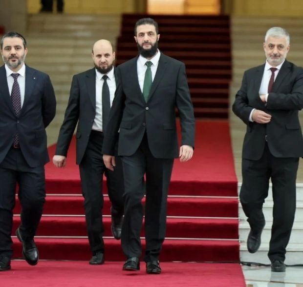 Türkiye'de öğrenciydi memleketinde bakan oldu: Suriye'nin yeni kabinesinde dikkat çeken isim - Resim : 2