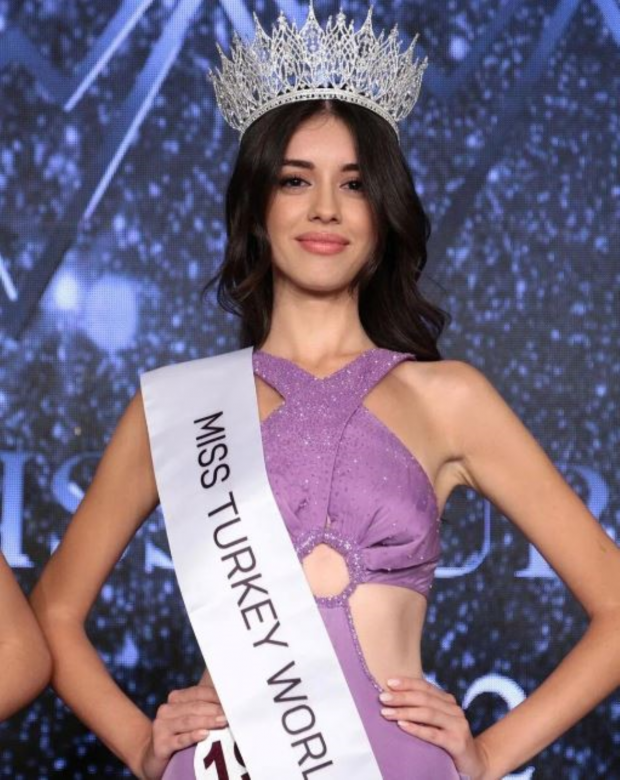 Miss Turkey birincisi Nursena Say kimdir, kaç yaşında? İşte Nursena Say’ın hayatı… - Resim : 1